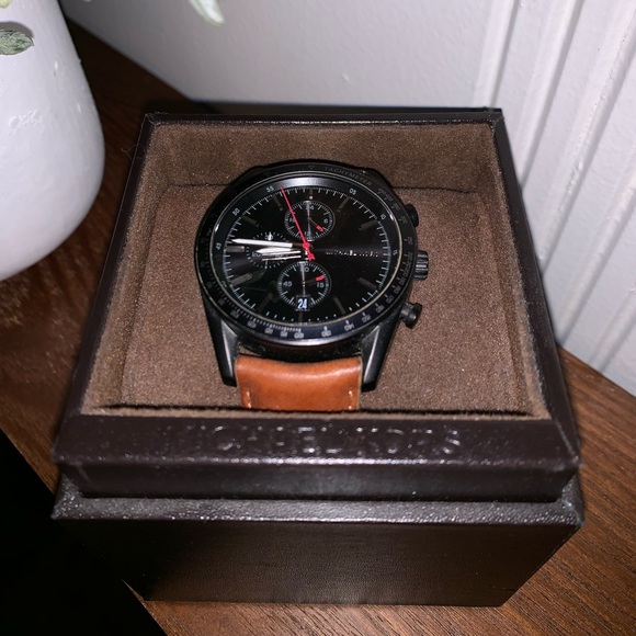 Men’s Michael Khors Watch - Picture 2 of 2